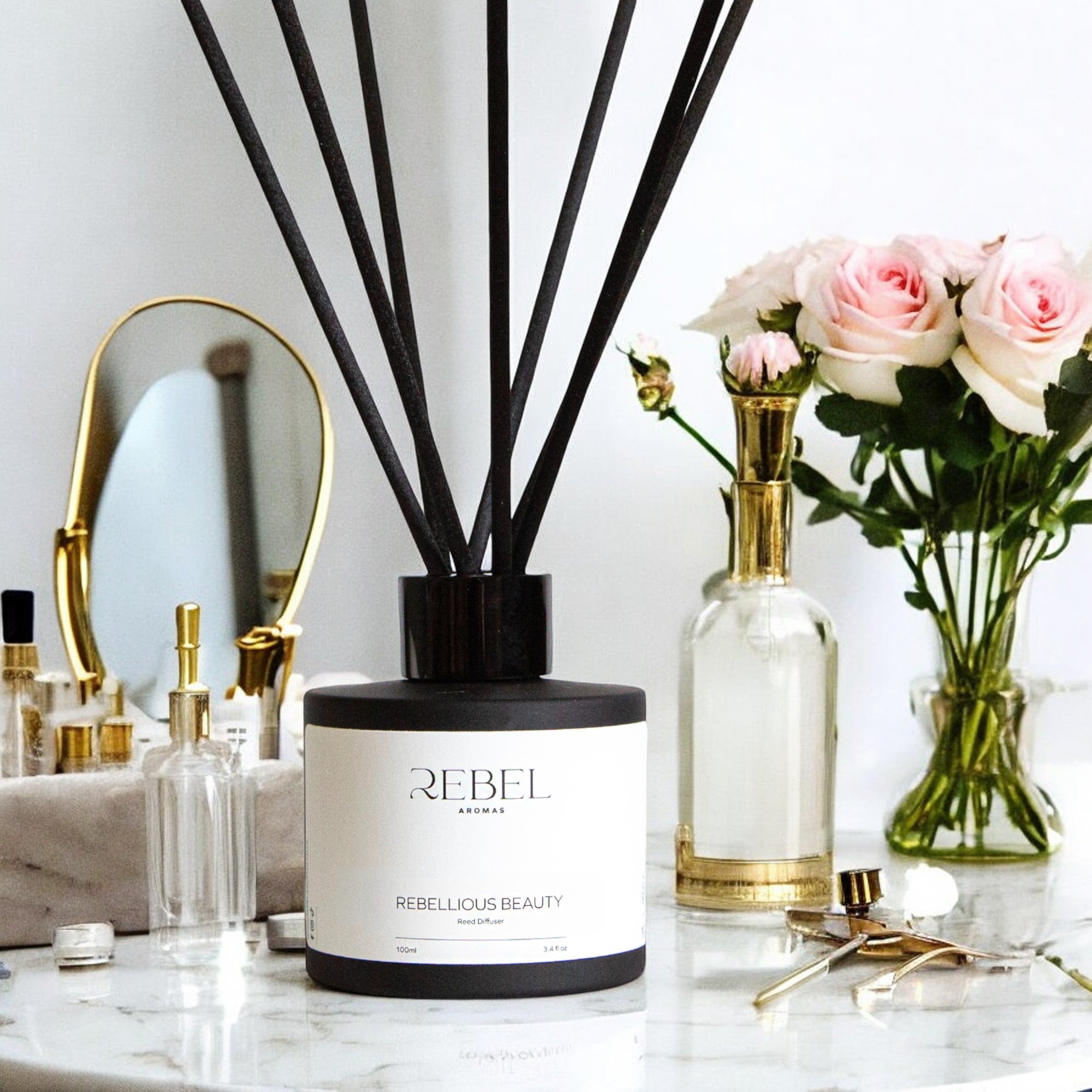 La Vie Est Belle reed diffuser